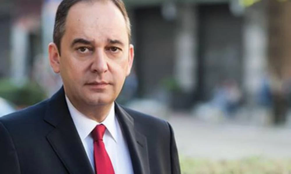 Πλακιωτάκης - Με σαπιοκάραβα στέλνουν τους μετανάστες στο Αιγαίο